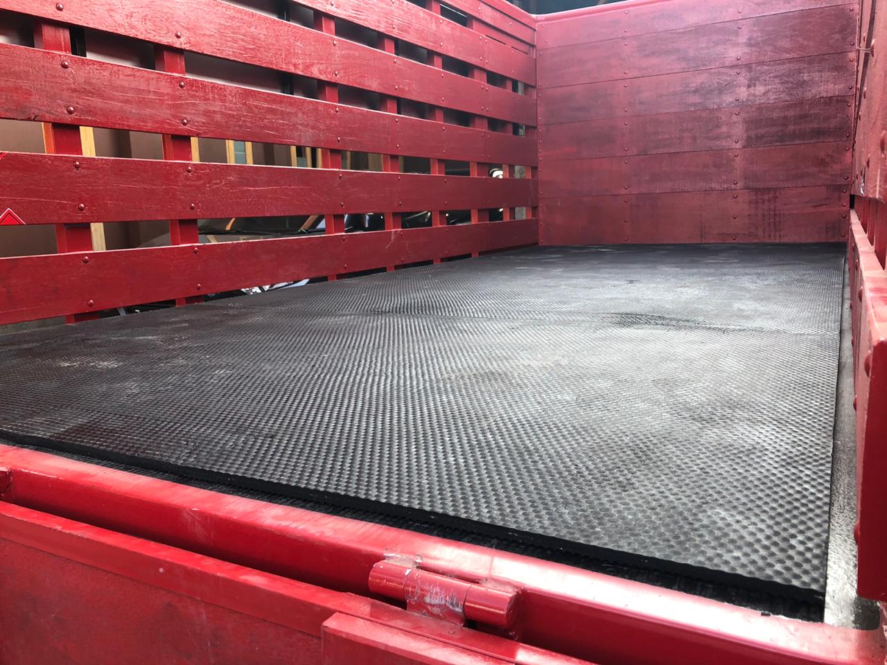 karpet-karet-bak-mobil